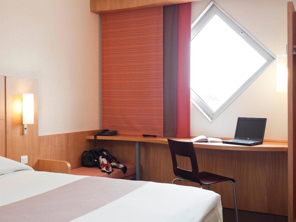 Hotel Ibis Styles Abidjan Marcory Exterior foto