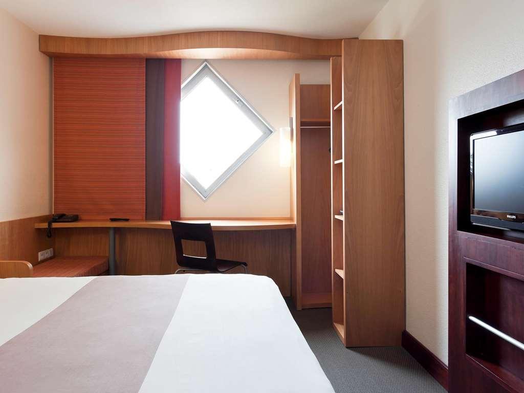 Hotel Ibis Styles Abidjan Marcory Habitación foto