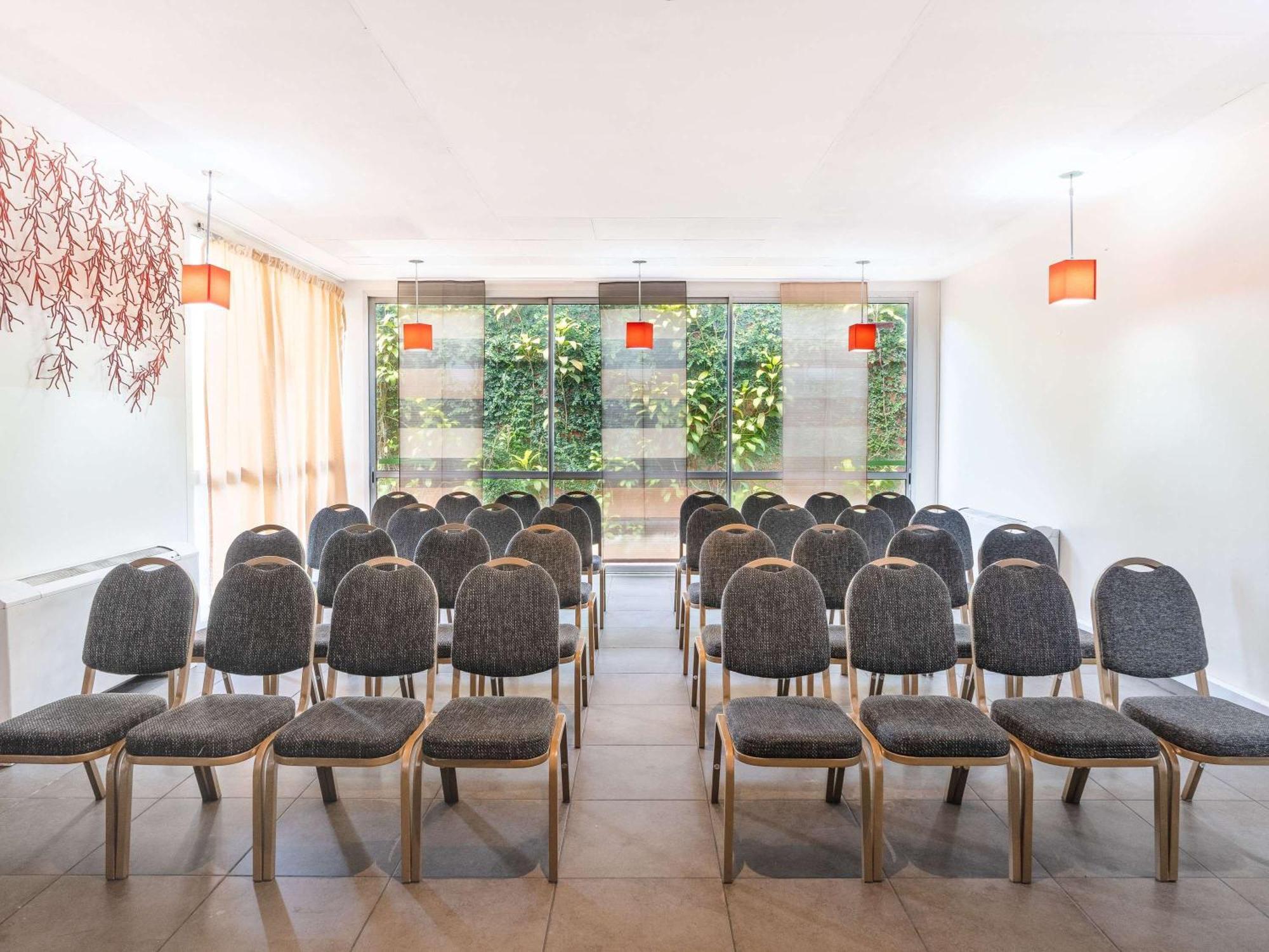 Hotel Ibis Styles Abidjan Marcory Exterior foto