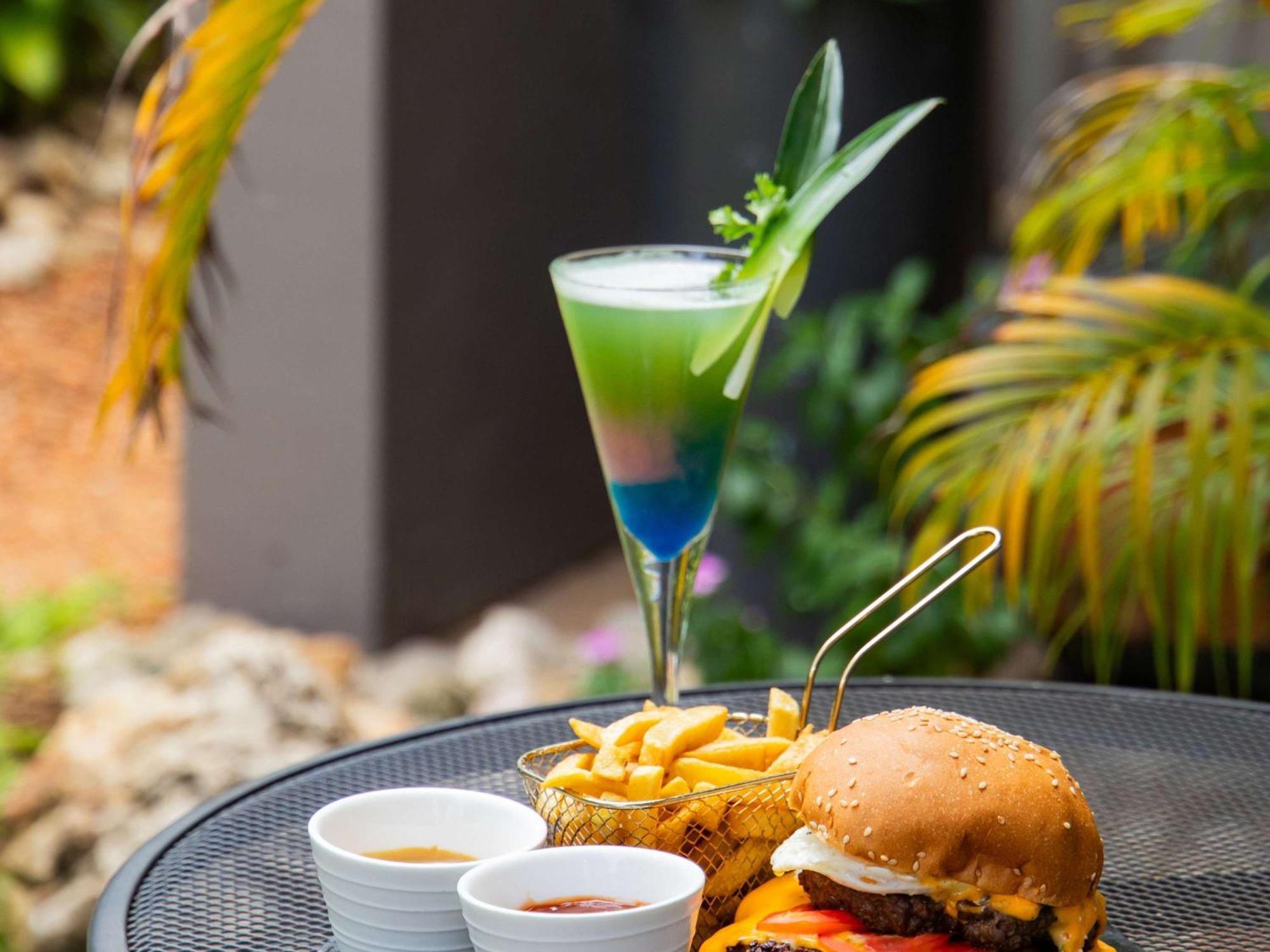 Hotel Ibis Styles Abidjan Marcory Exterior foto