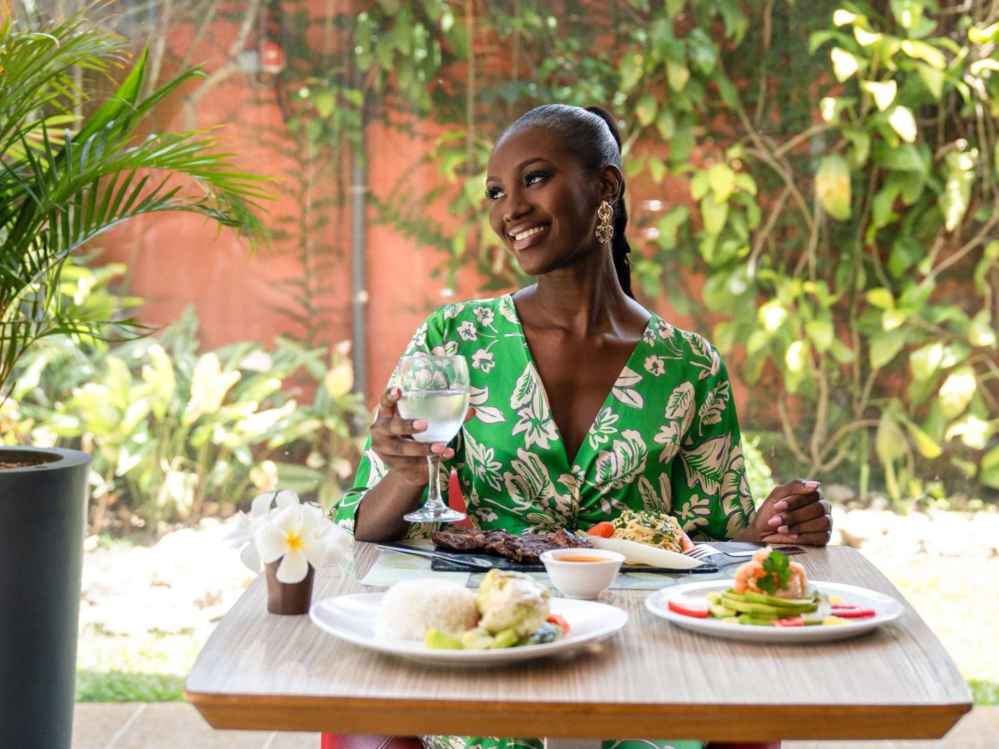Hotel Ibis Styles Abidjan Marcory Exterior foto